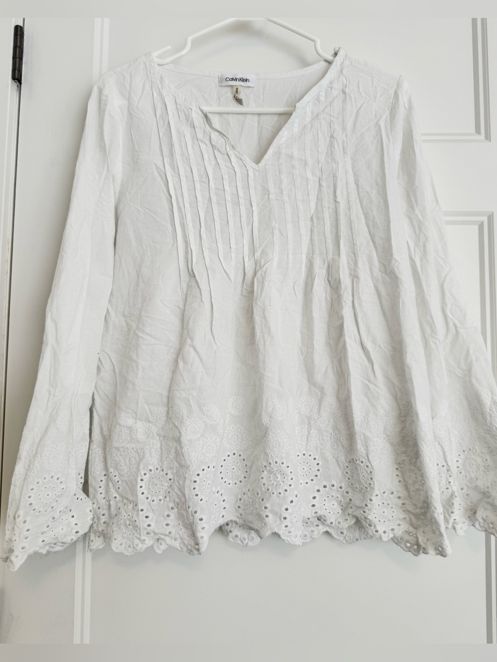 Calvin Klein White Eyelet Pintuck Tunic Blouse Scalloped Hem Size Medium